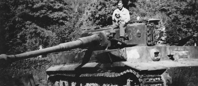 Tiger_schwere_Panzer_Abteilung_504_number_334_Italy.jpg