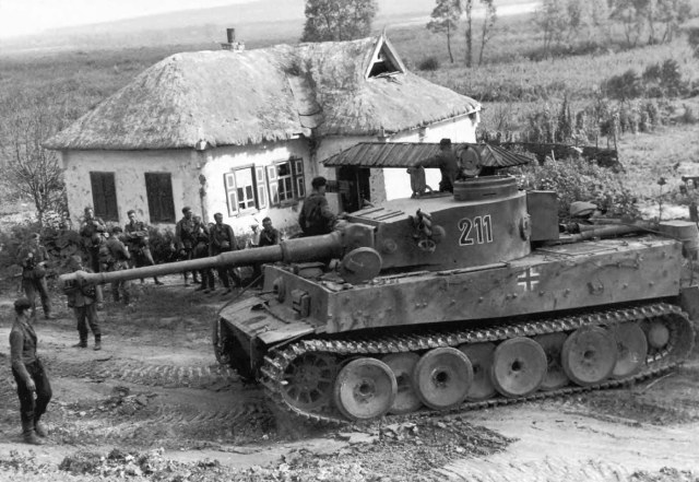 Tiger I_503_211_Belgorod-1.jpg