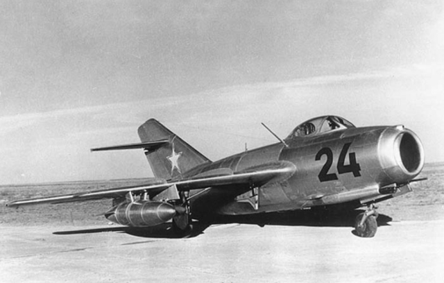 МиГ-15бис ИБ 24 01.png