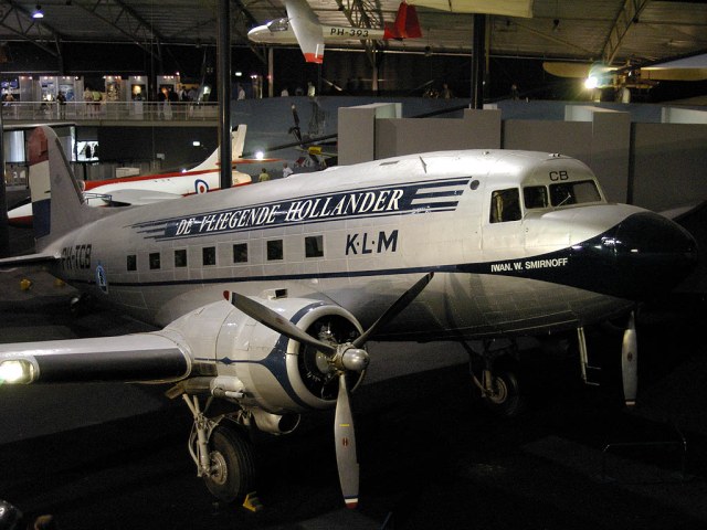 ad08-04-dc-3-klm-ph-tcb.jpg