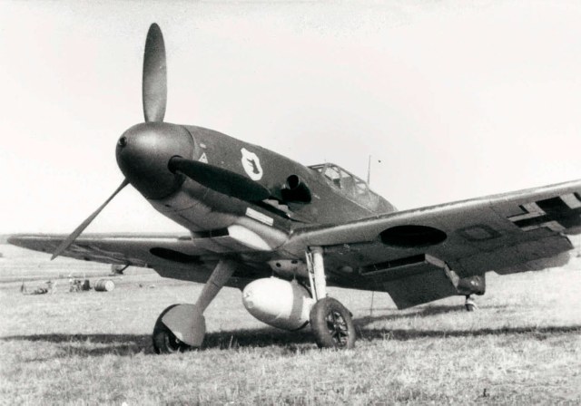 Messerschmitt-Bf109-F-III-JG77.jpg