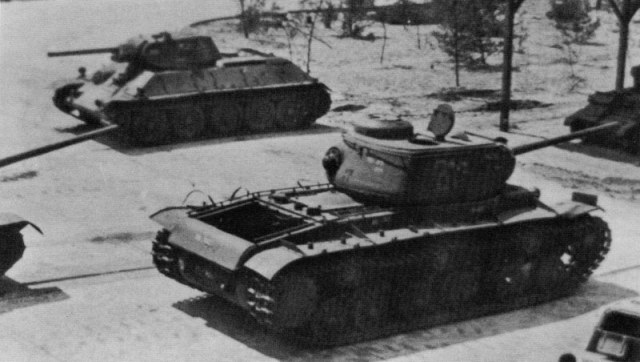 T-34early_1_01.jpg