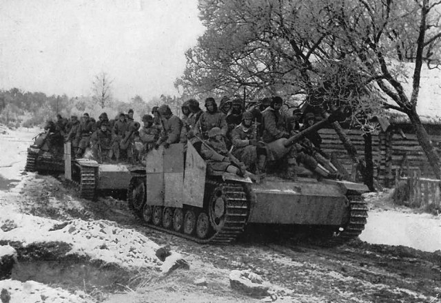 09-8421825-stug-40-assault-gun-18.jpg