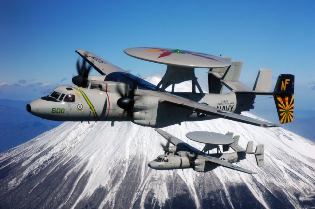 e-2c hawkeye.jpg