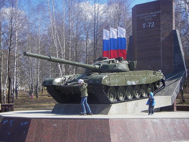 800px-T72monumentTagil.jpg