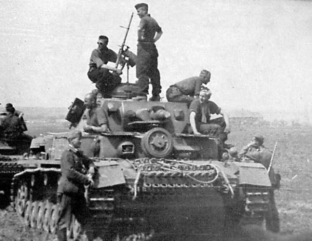Pz IV Ausf.F1 021.jpg