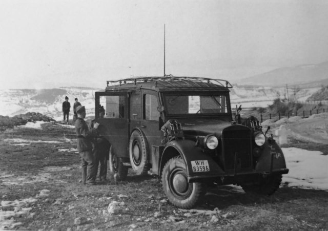Horch_Funkwagen_Kfz_17.jpg