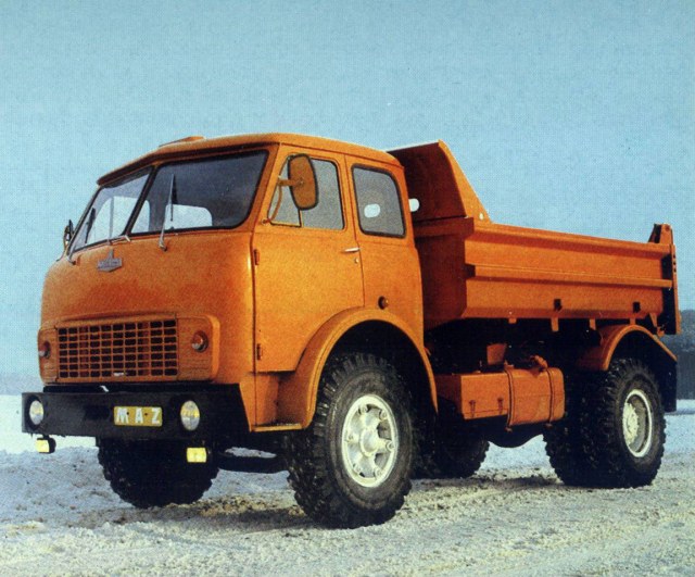MAZ5549_1.jpg