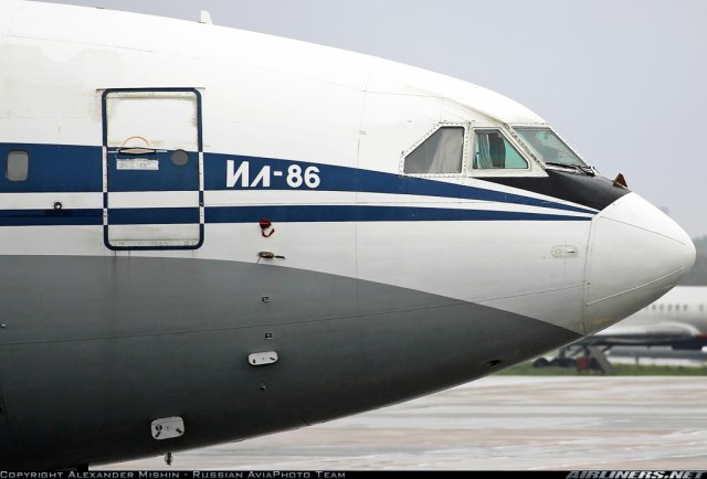 Il-86_RA-86113_Donavia_Sheremetyevo_UUEE_2010_09_22.jpg