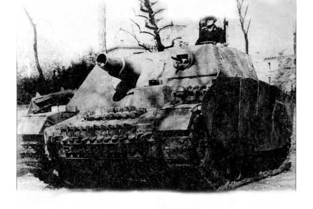 sturmpanzer-iv-brummbar-1-100-6244.jpg
