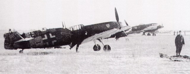 Bf-109G2-Stab-JG3-(-+-Wolf-Dietrich-Wilcke-Russia-Sep-1942-02.jpg