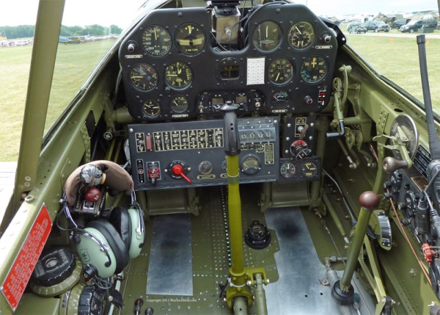 P40-cockpit-800.jpg