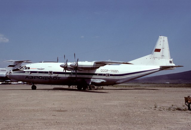 Antonov_An-12B,_Aeroflot_AN0943407.jpg