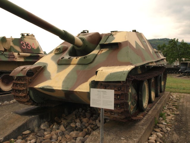 Jagdpanther_Tank_Destroyer_pic04.JPG