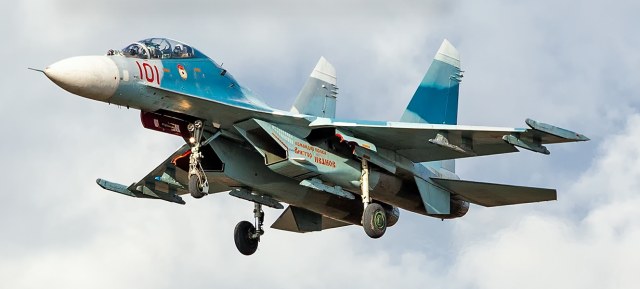 Су-27УБ №101 RF-92430.jpg