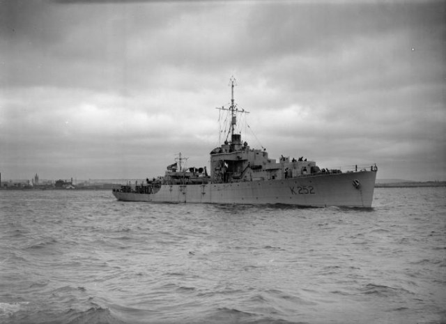 HMS_Helford_1943_IWM_FL_13866.jpg