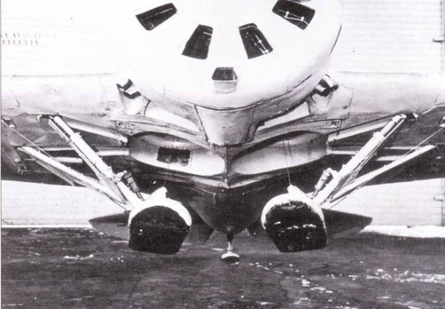 И-16 тип 18 лыжи2.jpg