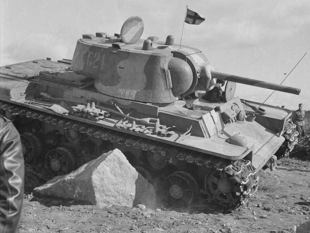 КВ-1 на финской службе.jpg