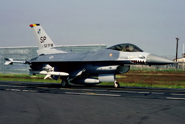 F-16D.jpg
