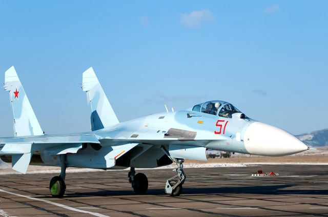 Istrebitel-Su-27SM3-na-rulezhke.-3.jpg