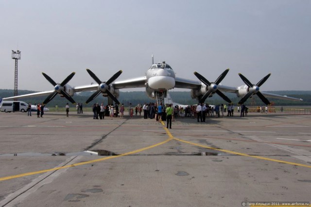 p_klunduk_tu-95ms_002.jpg