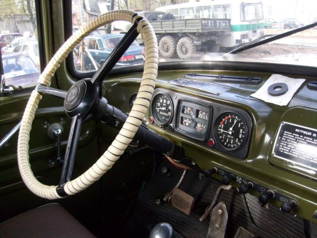 Pribornaya-panel-ZiL-130.jpg