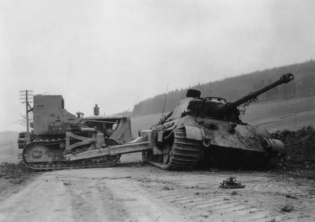 D7_Armored_Doser_TigerII_1945.jpg