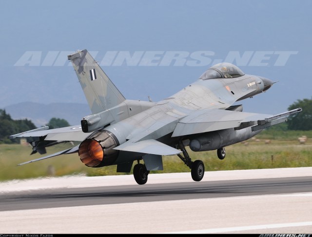 F-16C Greek 115 03.jpg