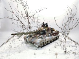 Зимняя диорамка с Королевским Тигром