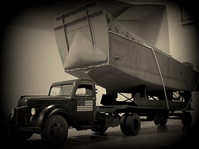 Ford V8 semi-trailer with LCVP