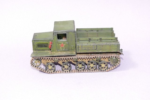 Артиллерийский тягач Я-12