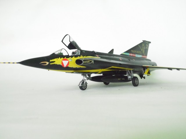 J-35 Ö DRAKEN " AUSTRIAN BLACK SPECIAL "