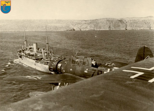 Arado-Ar-196A3-2.SAGr125-7R+HK-WNr-210-escorting-merchant-ships-Mediterranean-1942-04.jpg