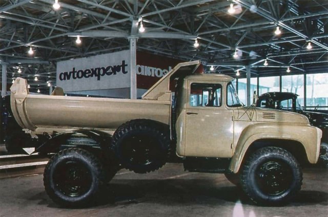 экспортный зил-130 самосвал.jpg