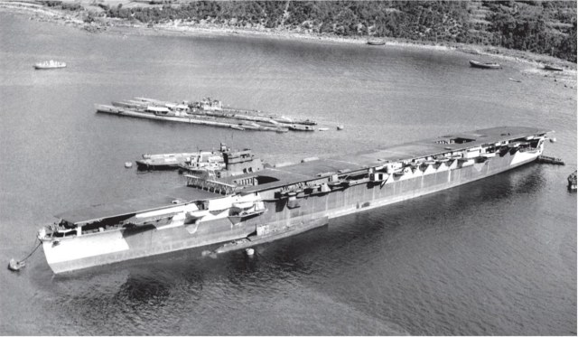 IJNCarriers-Kasagi-19-10-1944.jpg