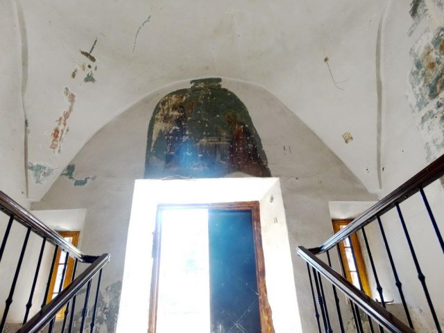 101 Вход в храм.jpg