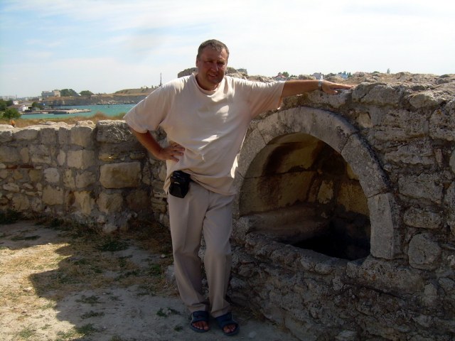 032 Храм с аркосолиями.jpg