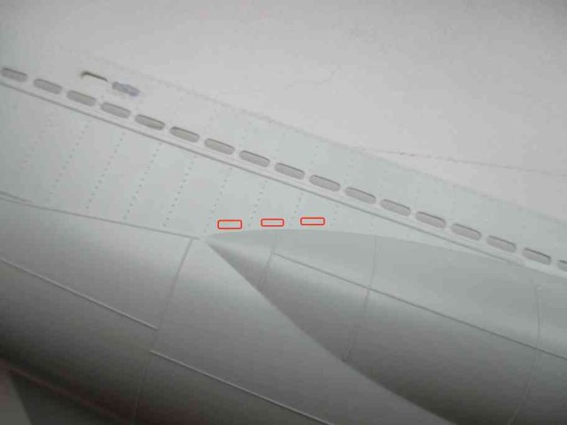 кормовые шпигаты, которые надо прорезать.jpg