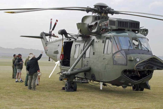 westland_sea_king_l6.jpg