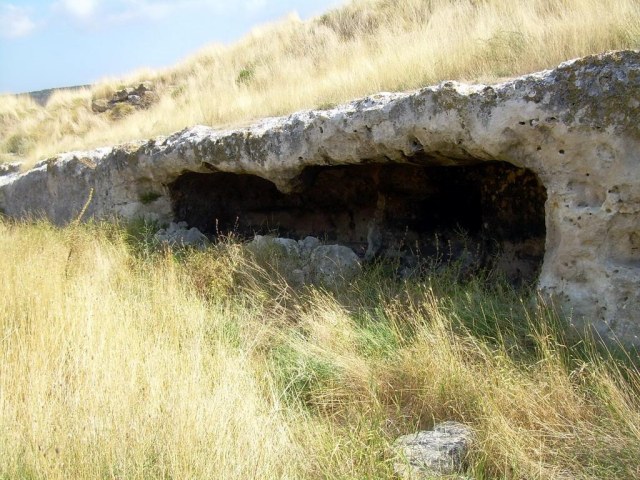 29 Пещера во рву.jpg