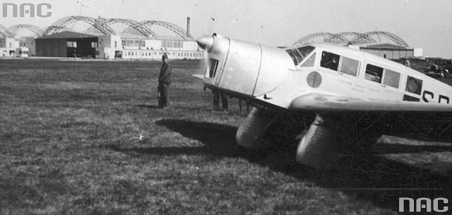PZL.19_SP-AHH_before_start_at_Okęcie_1933-09-11_(Józef_Lewoniewski_&_Czesław_Filipowicz)_a.jpeg