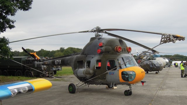 Dny_NATO_2012,_Mil_Mi-2_0711_(01).jpg