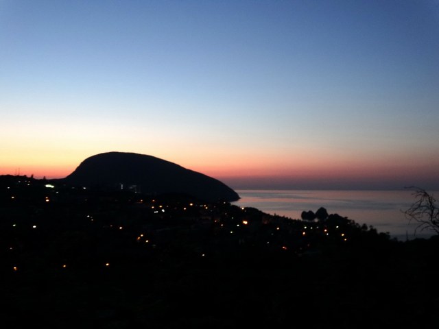 002 Вид на Гурзуф.jpg