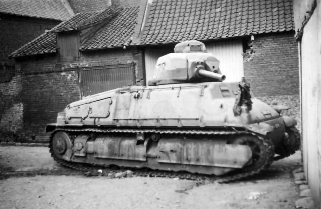 Somua_S35_tank_3.jpg