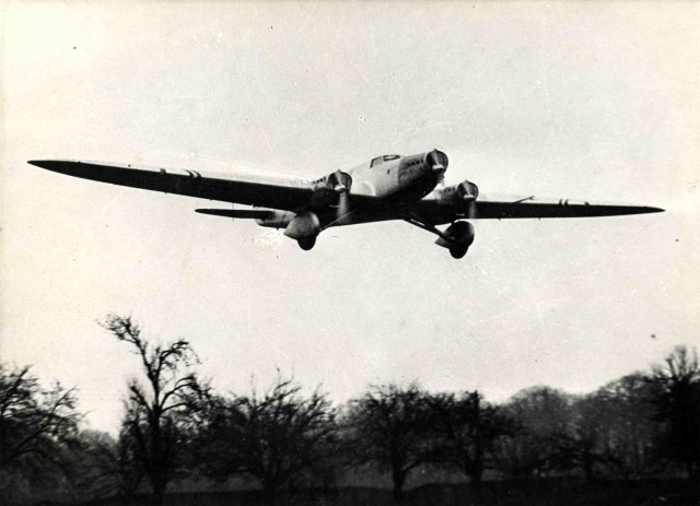 Avion_Couzinet_70_a_l'atterrissage — копия.jpg