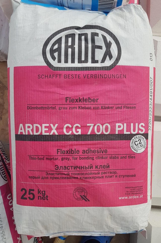 002 - Клей для плитки и профилей.jpg