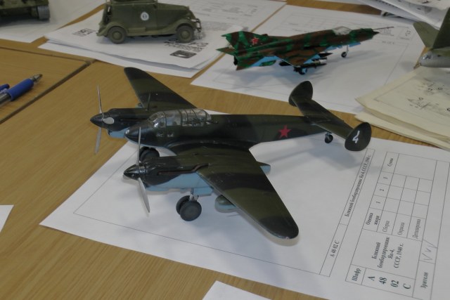 Старшая группа. 1 место. М 1-48. Як-4, автор - Филатов А.А.JPG