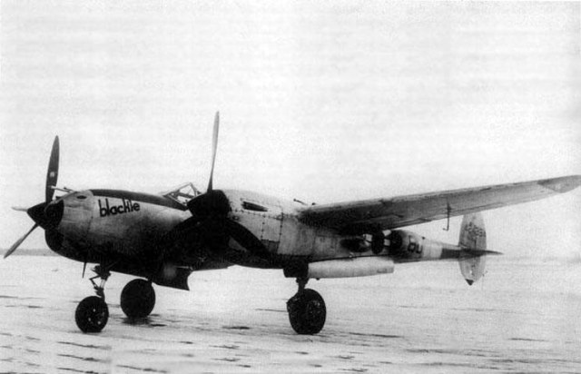 p38_bw1.jpg