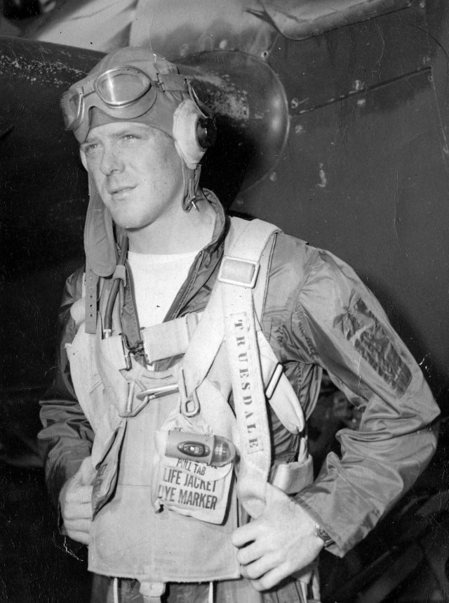 Aircrew-FM-2-Wildcat-pilot-Ensign-Harold-R-Truesdale-1945-01.jpg