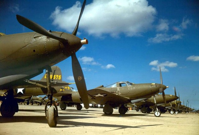 Bell P-39N Airacobras 1943.jpg